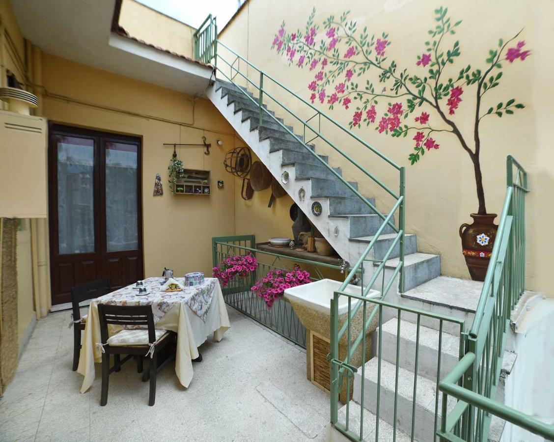 Casa Vacanze Borgata Del Sorbo Acireale Exterior foto